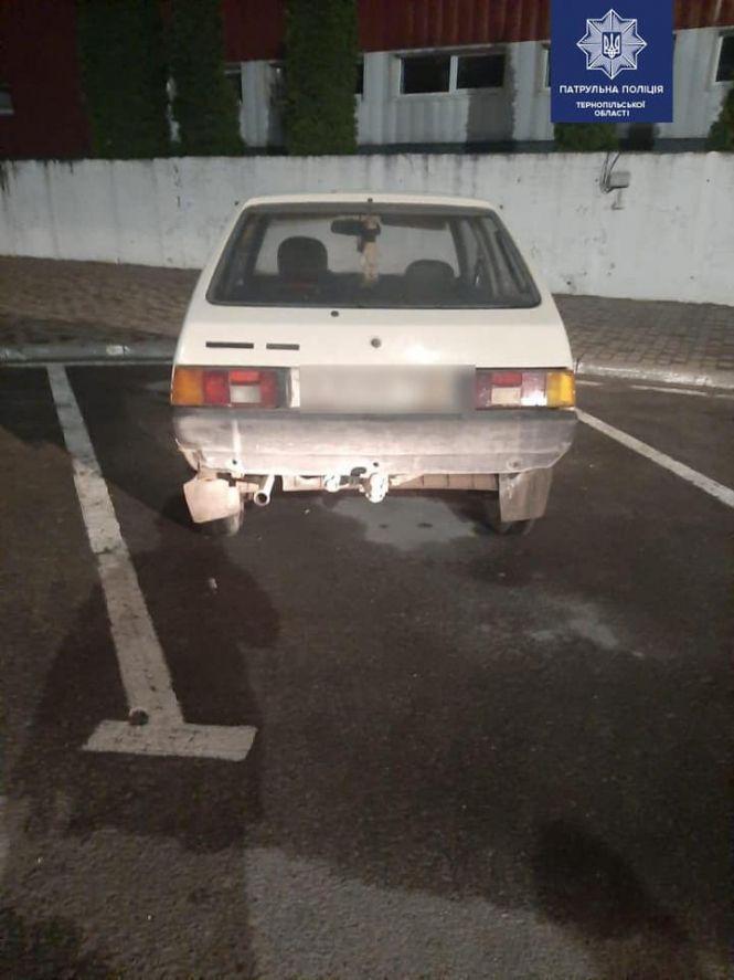 У Тернополі п'яний водій вчинив ДТП та втік з місця події (ФОТО), фото №1 на сайті 20minut.ua