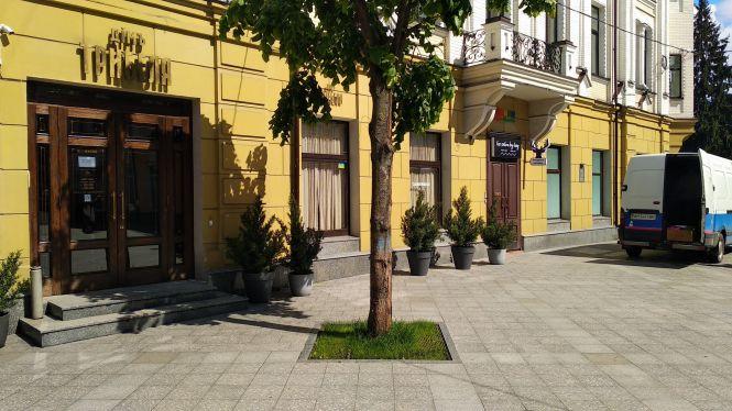 Новини Житомира - фото з Знову машини на Михайлівській, але активісти вже поліцію не кличуть Знову машини на Михайлівській, але активісти вже поліцію не кличуть, фото №1 на сайті 20minut.ua