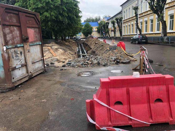 Новини Житомира - фото з Біля кінотеатру «Жовтень» відбувається заміна теплотраси Біля кінотеатру «Жовтень» відбувається заміна теплотраси, фото №2 на сайті 20minut.ua