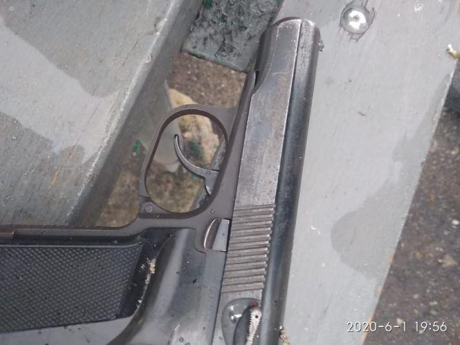 Новини Вінниці - фото з Вінничанин поїхав до Шаргорода «вирішувати справи». Прихопив з собою зброю Вінничанин поїхав до Шаргорода «вирішувати справи». Прихопив з собою зброю, фото №1 на сайті 20minut.ua