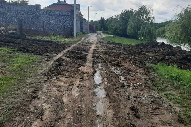 Новини Вінниці - фото з Важливе за вчора. Найцікавіші новини 2 червня, які ви могли пропустити Вінничанка на Вишеньці зробила з вулиці болото