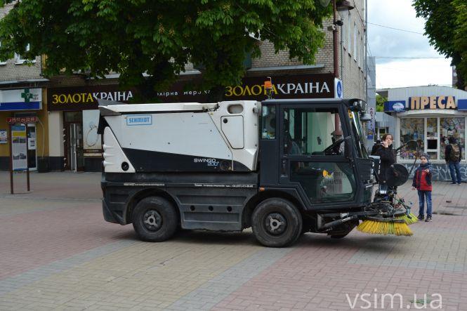 Новини Хмельницького - фото з Хмельницький готується до приїзду Зеленського: що відбувається у центрі міста (ФОТО) Хмельницький готується до приїзду Зеленського: що відбувається у центрі міста (ФОТО), фото №3 на сайті vsim.ua