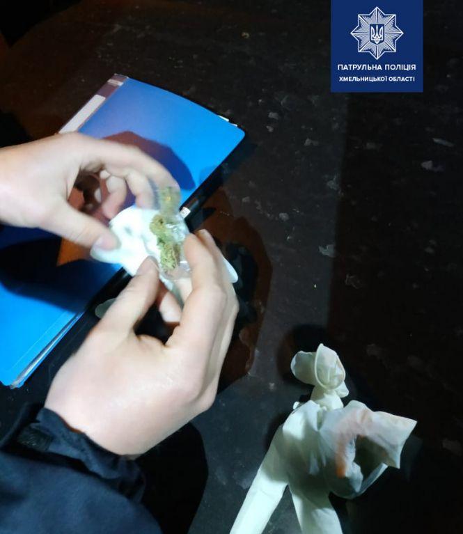 Новини Хмельницького - фото з Їздив під кайфом та з ще й з "травичкою". У Хмельницькому спіймали 30-річного водія Їздив під кайфом та з ще й з "травичкою". У Хмельницькому спіймали 30-річного водія, фото №1 на сайті vsim.ua