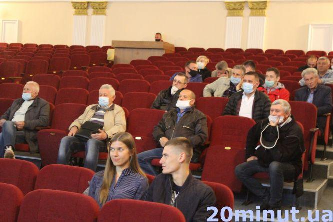 Новини Тернополя - фото з Директор, через якого звільнився майже весь колектив "Оркестру волі", знову "мітить" на посаду Директор, через якого звільнився майже весь колектив "Оркестру волі", знову "мітить" на посаду, фото №1 на сайті 20minut.ua