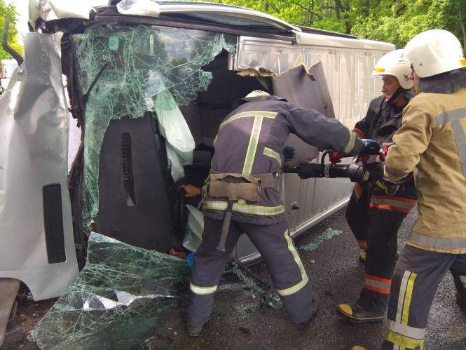 У Козятинському районі Renault в'їхав у міст та перекинувся, фото №2 на сайті 20minut.ua