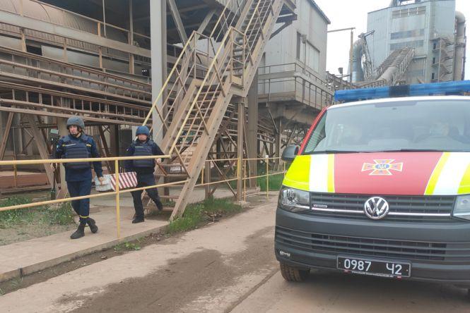 Новини Хмельницького - фото з На цементному заводі у Кам’янці ледь не вибухнув старий снаряд На цементному заводі у Кам’янці ледь не вибухнув старий снаряд, фото №1 на сайті vsim.ua