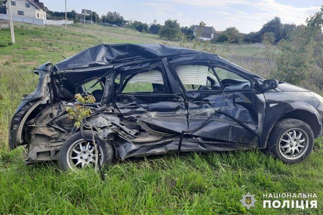 В ДТП на Хмельниччині потрапило одразу три авто. Одна людина в реанімації, фото №1 на сайті vsim.ua