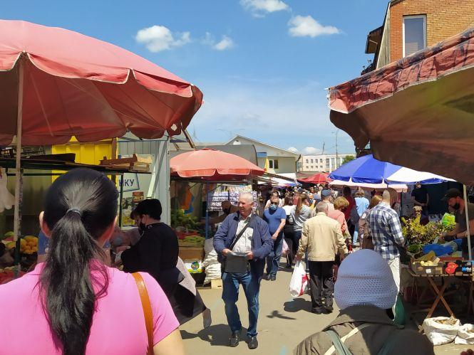 Що по чому: скільки коштує полуниця і черешня на ринку «Привокзальний», фото №1 на сайті 20minut.ua