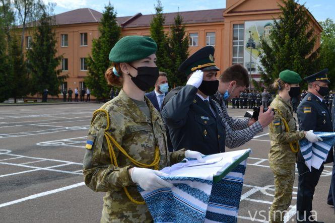 Новини Хмельницького - фото з Випуск курсантів прикордонної академії: як це було (ФОТО, ВІДЕО) Випуск курсантів прикордонної академії: як це було (ФОТО, ВІДЕО), фото №8 на сайті vsim.ua