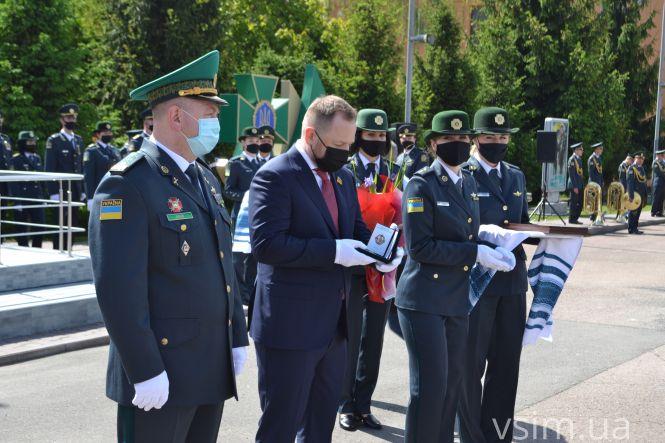 Новини Хмельницького - фото з Випуск курсантів прикордонної академії: як це було (ФОТО, ВІДЕО) Випуск курсантів прикордонної академії: як це було (ФОТО, ВІДЕО), фото №12 на сайті vsim.ua