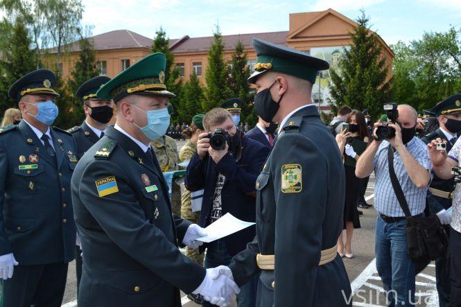Новини Хмельницького - фото з Випуск курсантів прикордонної академії: як це було (ФОТО, ВІДЕО) Випуск курсантів прикордонної академії: як це було (ФОТО, ВІДЕО), фото №7 на сайті vsim.ua
