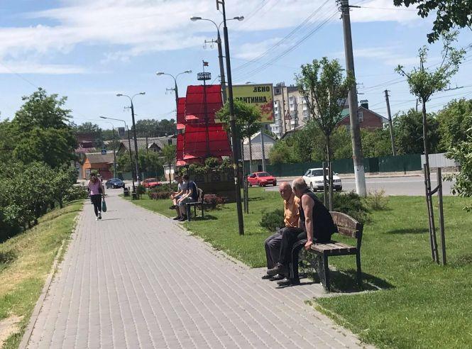 Новини Вінниці - фото з Спека і карантин не сумісні? Вінничани вирішили, що не варто пріти в масці (ОПИТУВАННЯ) Спека і карантин не сумісні? Вінничани вирішили, що не варто пріти в масці (ОПИТУВАННЯ), фото №4 на сайті 20minut.ua