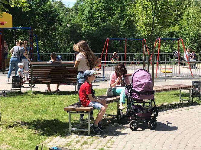 Новини Вінниці - фото з Спека і карантин не сумісні? Вінничани вирішили, що не варто пріти в масці (ОПИТУВАННЯ) Спека і карантин не сумісні? Вінничани вирішили, що не варто пріти в масці (ОПИТУВАННЯ), фото №3 на сайті 20minut.ua