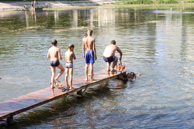 Новини Вінниці - фото з Спека і карантин не сумісні? Вінничани вирішили, що не варто пріти в масці (ОПИТУВАННЯ) Спека і карантин не сумісні? Вінничани вирішили, що не варто пріти в масці (ОПИТУВАННЯ), фото №8 на сайті 20minut.ua