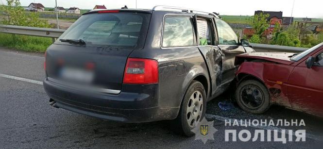 Новини Вінниці - фото з Біля Рівного вінничанин на вантажівці зніс три легковики: загинув хлопчик та троє дорослих Біля Рівного вінничанин на вантажівці зніс три легковики: загинув хлопчик та троє дорослих, фото №3 на сайті 20minut.ua