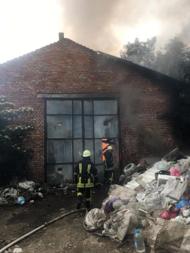 Новини Тернополя - фото з У пожежі на Тернопільщині загинула молода жінка (ФОТО) У пожежі на Тернопільщині загинула молода жінка (ФОТО), фото №3 на сайті 20minut.ua