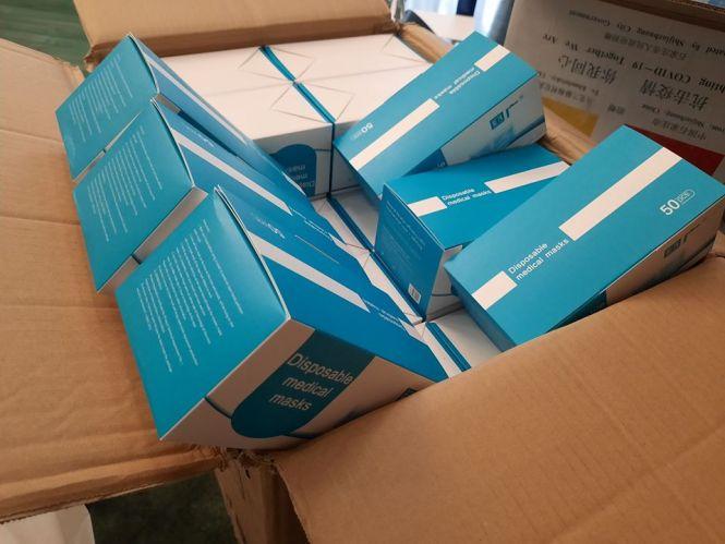 Новини Хмельницького - фото з Медичні маски та комбінезони: Хмельницький отримав допомогу з Китаю Медичні маски та комбінезони: Хмельницький отримав допомогу з Китаю, фото №2 на сайті vsim.ua