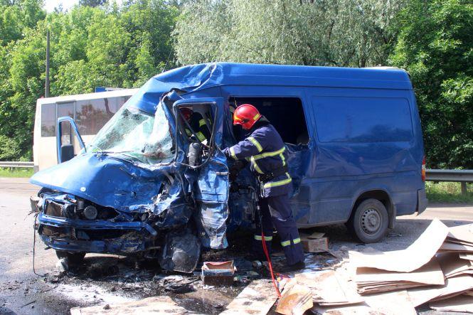 Новини Хмельницького - фото з ДТП у Хмельницькому: двоє водіїв та пасажирка померли на місці (ФОТО, ВІДЕО) ДТП у Хмельницькому: двоє водіїв та пасажирка померли на місці (ФОТО, ВІДЕО), фото №2 на сайті vsim.ua