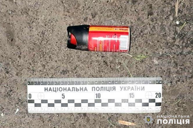 Новини Хмельницького - фото з На Проспекті затримали жінку, яка забризкала патрульних сльозогінним газом На Проспекті затримали жінку, яка забризкала патрульних сльозогінним газом, фото №2 на сайті vsim.ua