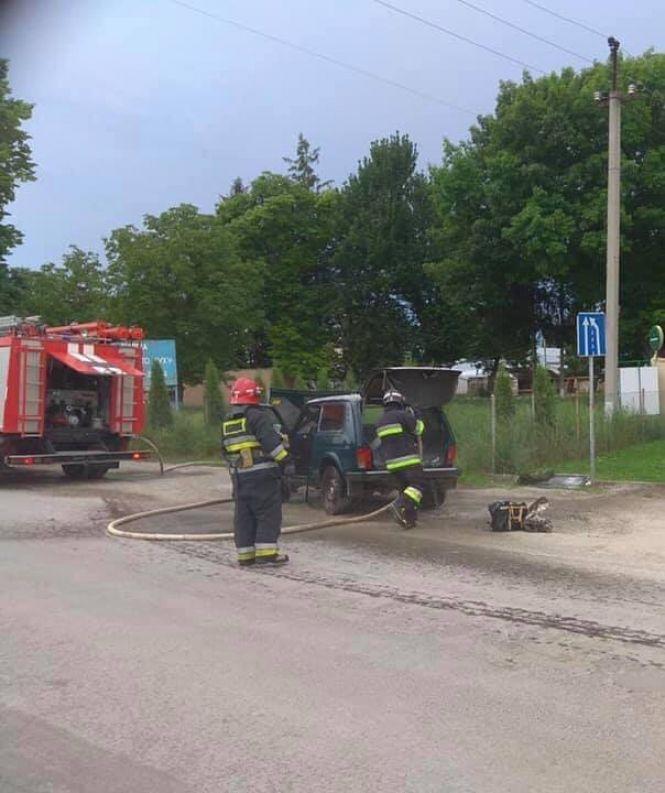 Новини Тернополя - фото з На заправці в Борщеві загорівся автомобіль: водій отримав опіки(ФОТО) На заправці в Борщеві загорівся автомобіль: водій отримав опіки(ФОТО), фото №1 на сайті 20minut.ua