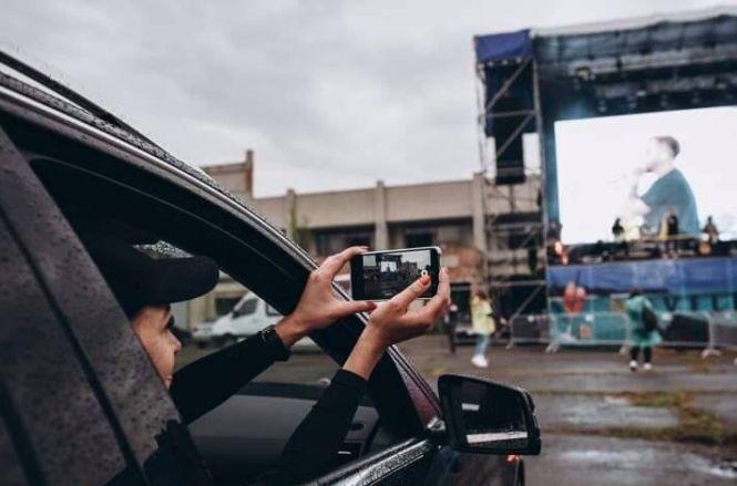 Новини Вінниці - фото з «Такого в Україні ще не було»: про концерт «БЕZ ОБМЕЖЕНЬ» у вінницькому аеропорту «Такого в Україні ще не було»: про концерт «БЕZ ОБМЕЖЕНЬ» у вінницькому аеропорту, фото №4 на сайті 20minut.ua