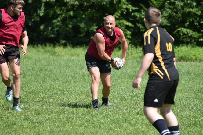 На полі одночасно дорослі та діти: у Тернополі провели унікальні змагання з тач-регбі, фото №3 на сайті 20minut.ua