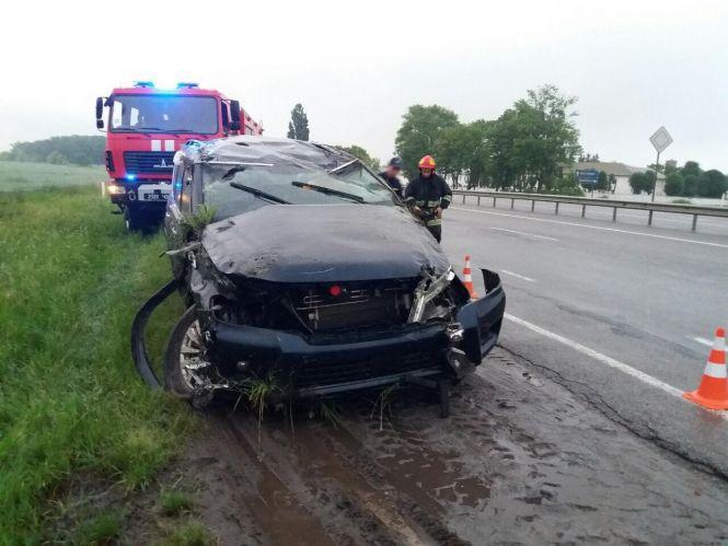 Біля Калинівки перекинувся Nissan, а у Вороновиці Mercedes збив скутеристку, фото №1 на сайті 20minut.ua