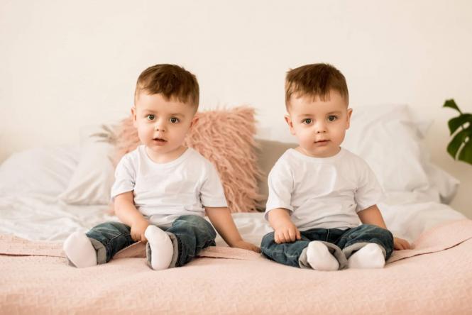 "Мрію, щоб вони зробили перші кроки і посміхнулись". Допоможіть маленьким братикам-близнюкам одужати, фото №1 на сайті 20minut.ua