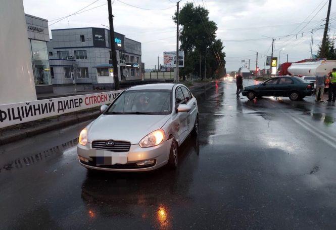 Новини Хмельницького - фото з У Хмельницькому сталася ДТП за участі шістьох автомобілів: є постраждалий (ФОТО) У Хмельницькому сталася ДТП за участі шістьох автомобілів: є постраждалий (ФОТО), фото №1 на сайті vsim.ua