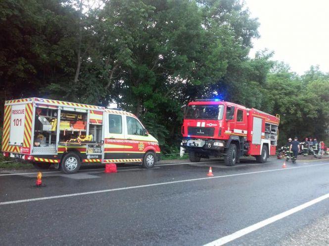Біля Підволочиська смертельна аварія. Машина в кюветі, фото №2 на сайті 20minut.ua