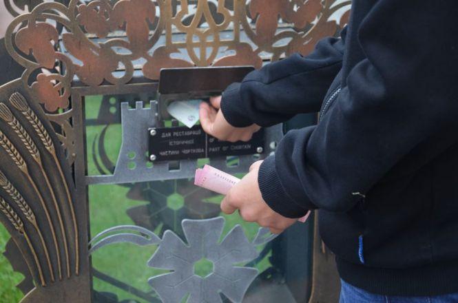 Хулігани, які пограбували туристичну скриню у Чорткові, повернули вкрадене (ФОТО), фото №4 на сайті 20minut.ua