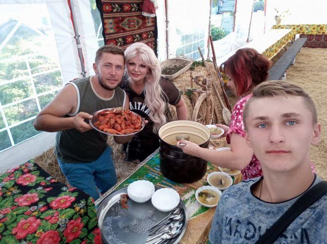 Випити чарку на природі, побачити палаци. В карантин вінничани взялися за сільський туризм, фото №7 на сайті 20minut.ua