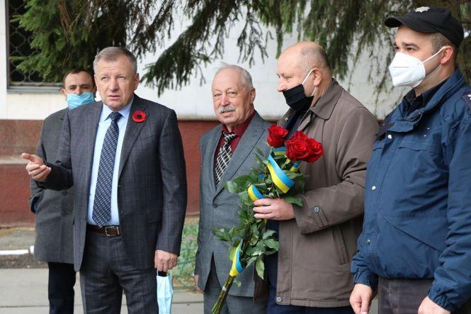 Новини Вінниці - фото з Як вінницькі високопосадовці нехтують правилами карантину. І чому їм за це нічого не буде Як вінницькі високопосадовці нехтують правилами карантину. І чому їм за це нічого не буде, фото №14 на сайті 20minut.ua