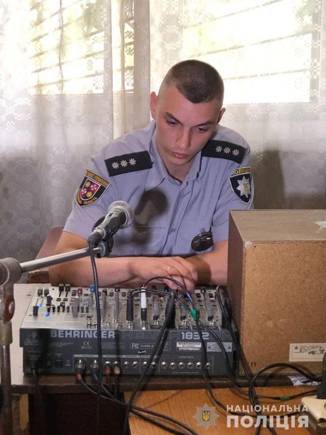 Новини Вінниці - фото з Мріяв про велику сцену, але став правоохоронцем. Історія одного дільничного офіцера Мріяв про велику сцену, але став правоохоронцем. Історія одного дільничного офіцера, фото №5 на сайті 20minut.ua