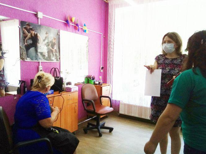 Новини Козятина - фото з Ми перевірили чи дотримуються карантинних норм у кафе, магазинах та перукарнях Ми перевірили чи дотримуються карантинних норм у кафе, магазинах та перукарнях, фото №7 на сайті 20minut.ua