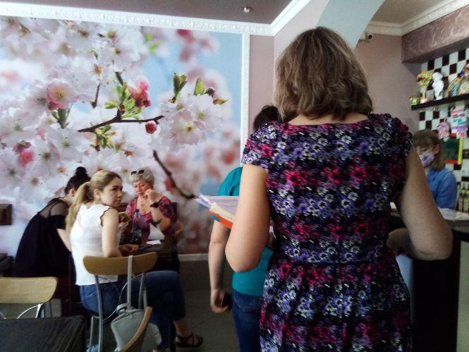 Новини Козятина - фото з Ми перевірили чи дотримуються карантинних норм у кафе, магазинах та перукарнях Ми перевірили чи дотримуються карантинних норм у кафе, магазинах та перукарнях, фото №9 на сайті 20minut.ua