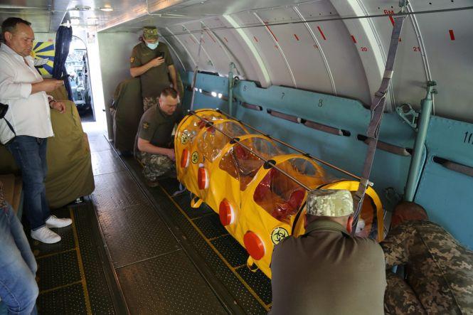 Новини Вінниці - фото з Вінницький госпіталь отримав три бокси-ізолятори для перевезення хворих Вінницький госпіталь отримав три бокси-ізолятори для перевезення хворих, фото №2 на сайті 20minut.ua