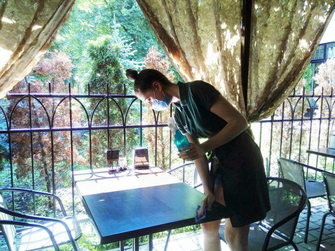 Новини Козятина - фото з Ми перевірили чи дотримуються карантинних норм у кафе, магазинах та перукарнях Ми перевірили чи дотримуються карантинних норм у кафе, магазинах та перукарнях, фото №3 на сайті 20minut.ua