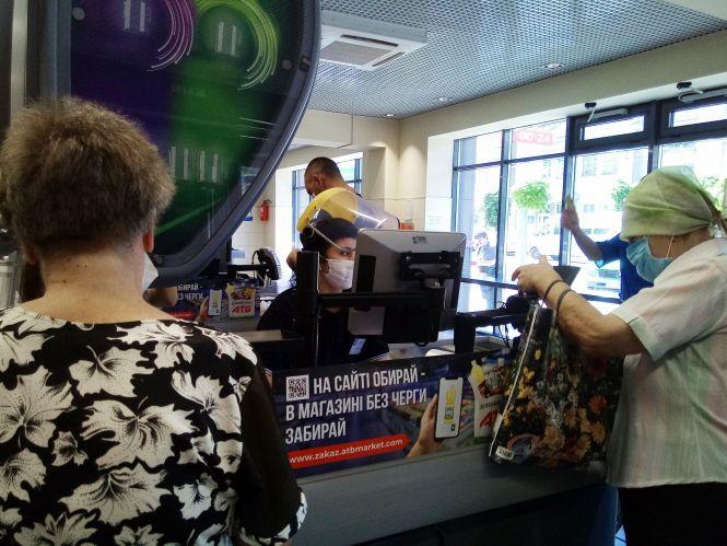 Новини Козятина - фото з Ми перевірили чи дотримуються карантинних норм у кафе, магазинах та перукарнях Ми перевірили чи дотримуються карантинних норм у кафе, магазинах та перукарнях, фото №13 на сайті 20minut.ua