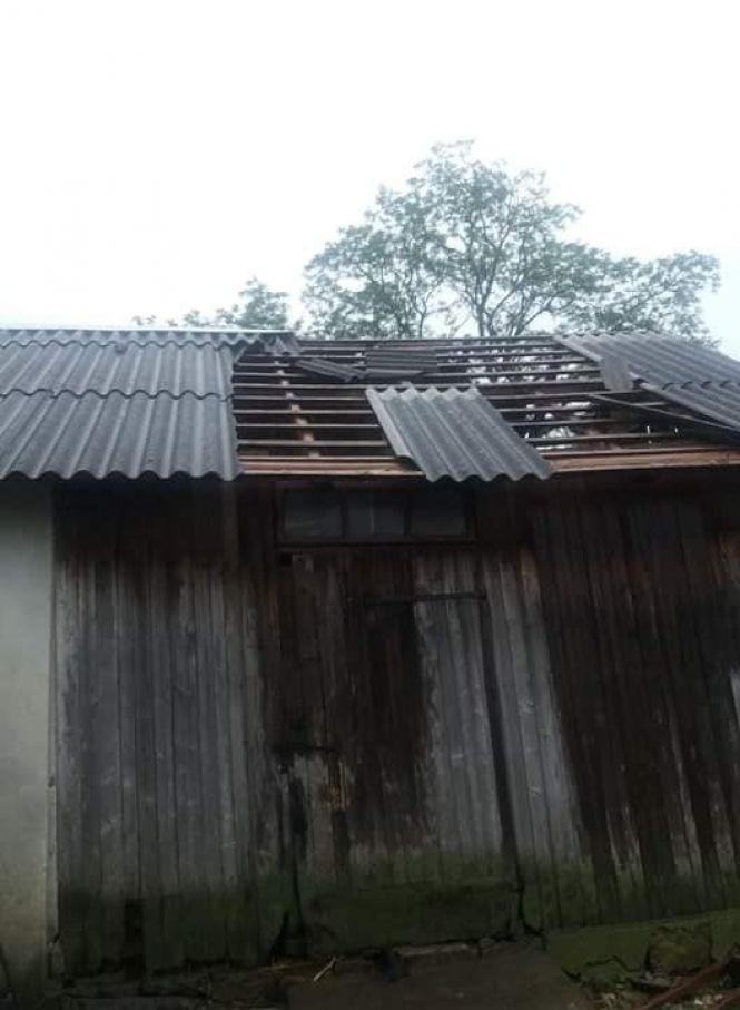 Зірвані дахи та підтоплені будинки: негода наробила біди на Тернопільщині (ФОТО, ВІДЕО), фото №3 на сайті 20minut.ua