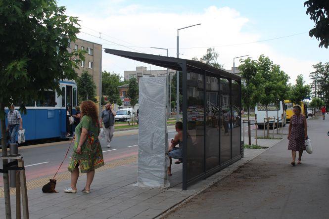 Біля зупинок на Замостяській ставлять онлайн-табло. Що на них будуть показувати?, фото №1 на сайті 20minut.ua