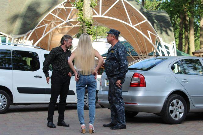 Новини Вінниці - фото з Від «Гостевії» до «Берлоги». Ми перевірили, як дотримуються карантину в ресторанах Від «Гостевії» до «Берлоги». Ми перевірили, як дотримуються карантину в ресторанах, фото №1 на сайті 20minut.ua