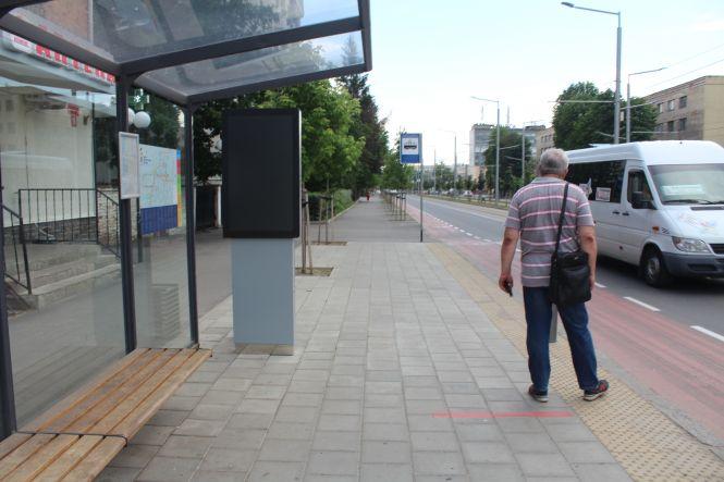 Біля зупинок на Замостяській ставлять онлайн-табло. Що на них будуть показувати?, фото №2 на сайті 20minut.ua