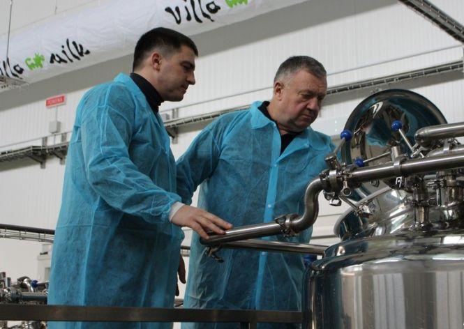 Новини Вінниці - фото з Напитися молока,  яке здоїв робот. Вінничан запрошують у Чечельник на молочну екскурсію Напитися молока,  яке здоїв робот. Вінничан запрошують у Чечельник на молочну екскурсію, фото №1 на сайті 20minut.ua