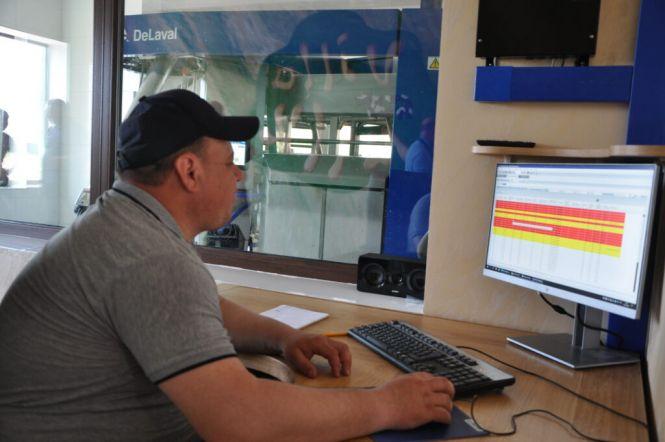 Новини Вінниці - фото з Напитися молока,  яке здоїв робот. Вінничан запрошують у Чечельник на молочну екскурсію Напитися молока,  яке здоїв робот. Вінничан запрошують у Чечельник на молочну екскурсію, фото №4 на сайті 20minut.ua