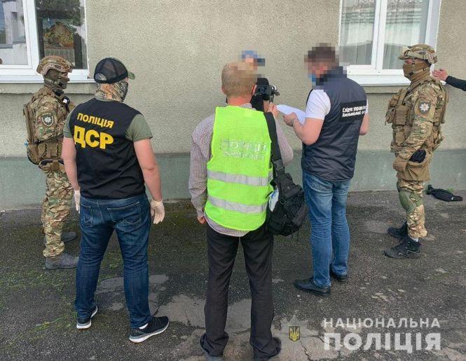 Новини Хмельницького - фото з Вимагання та наркоторгівля: на Хмельниччині затримали злочинне угрупування Вимагання та наркоторгівля: на Хмельниччині затримали злочинне угрупування, фото №3 на сайті vsim.ua