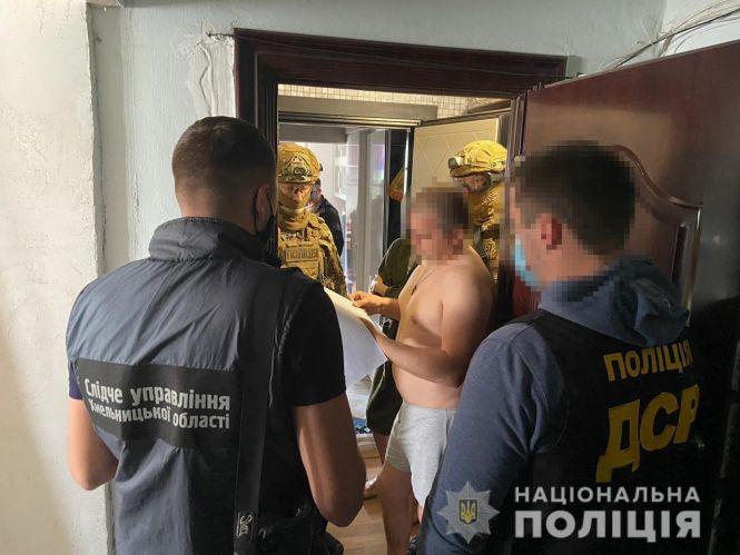 Новини Хмельницького - фото з Вимагання та наркоторгівля: на Хмельниччині затримали злочинне угрупування Вимагання та наркоторгівля: на Хмельниччині затримали злочинне угрупування, фото №1 на сайті vsim.ua