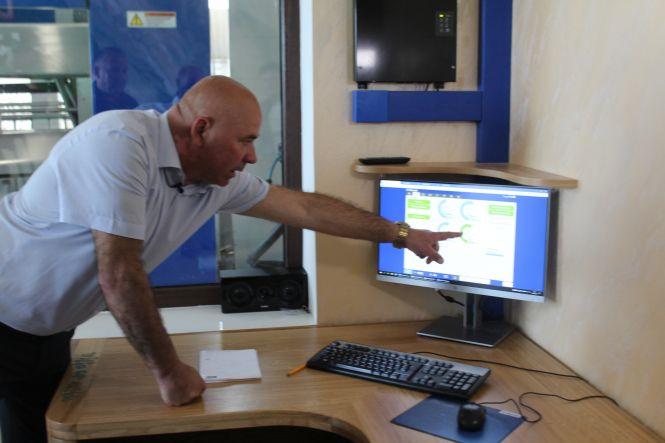 Новини Вінниці - фото з Напитися молока,  яке здоїв робот. Вінничан запрошують у Чечельник на молочну екскурсію Напитися молока,  яке здоїв робот. Вінничан запрошують у Чечельник на молочну екскурсію, фото №6 на сайті 20minut.ua