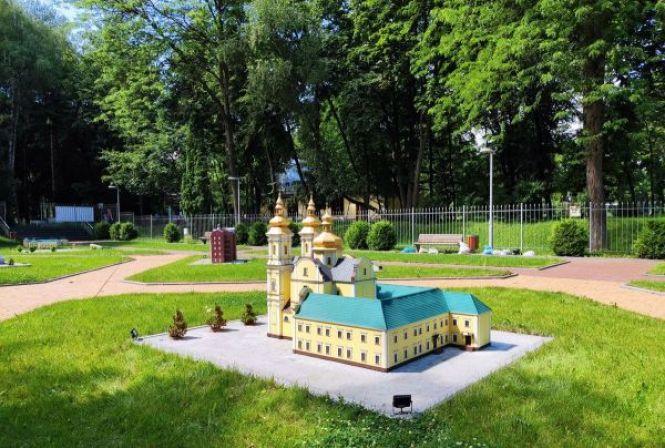 Новини Вінниці - фото з Оновлена «Міні-Вінниця». До Центрального парку повернули копії відомих пам'яток міста Оновлена «Міні-Вінниця». До Центрального парку повернули копії відомих пам'яток міста, фото №1 на сайті 20minut.ua