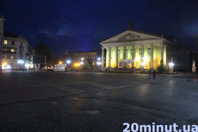Де тернополяни люблять гуляти вночі (ФОТОРЕПОРТАЖ), фото №1 на сайті 20minut.ua